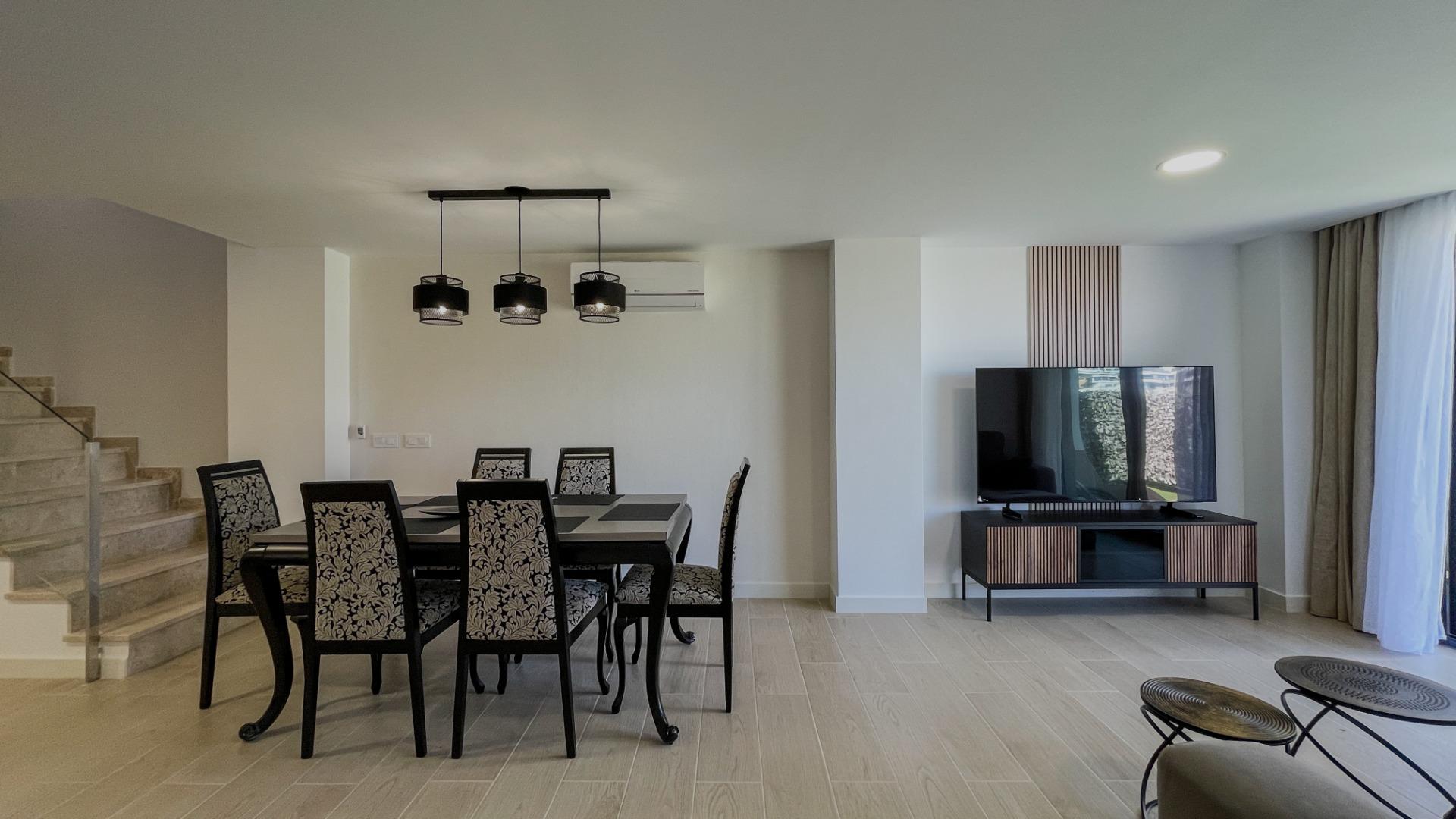 2-17-88 Moderne duplex met 5 slaapkamers in het exclusieve Campirroso complex, Finestrat