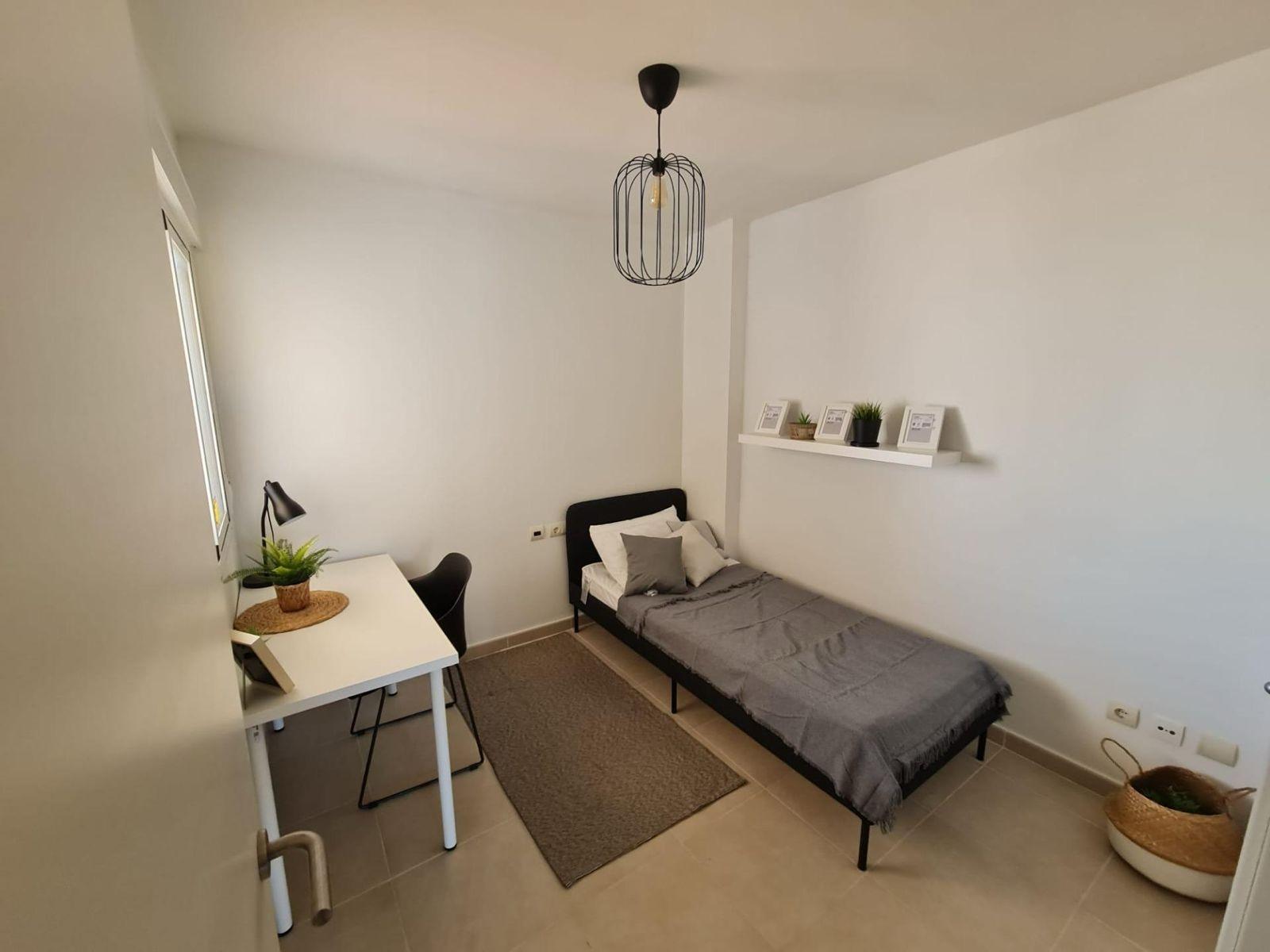 APATAMENTO CON PARKING+PISCINA EN ORIHUELA COSTA. 2 DORM. 2 BAÑOS. 85 M2.
