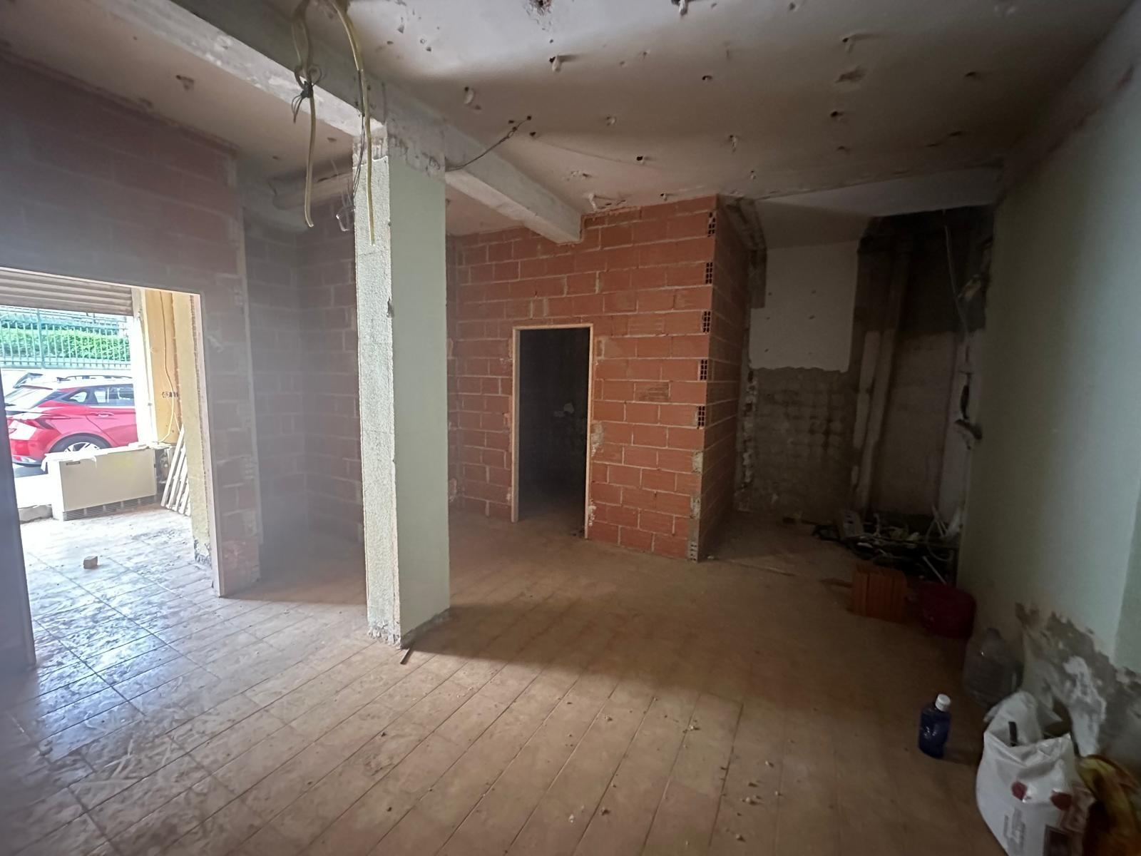 2-18-120 Premises for renovation in Alicante