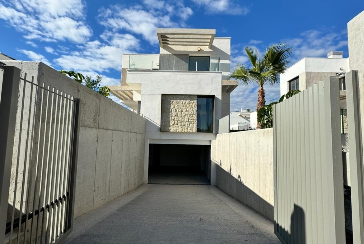 VILLA SKY – COSTABELLA WONINGEN