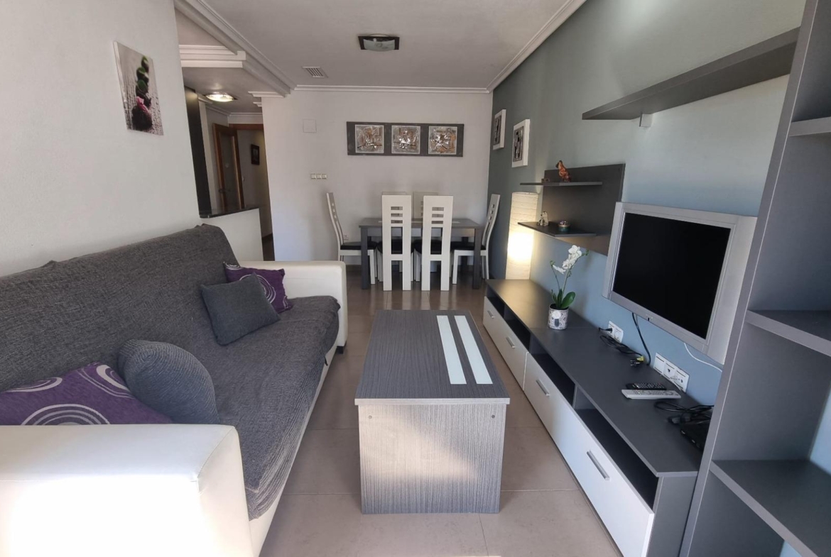 Elegante piso en cetro de Torrevieja + plaza de parking incluido !
