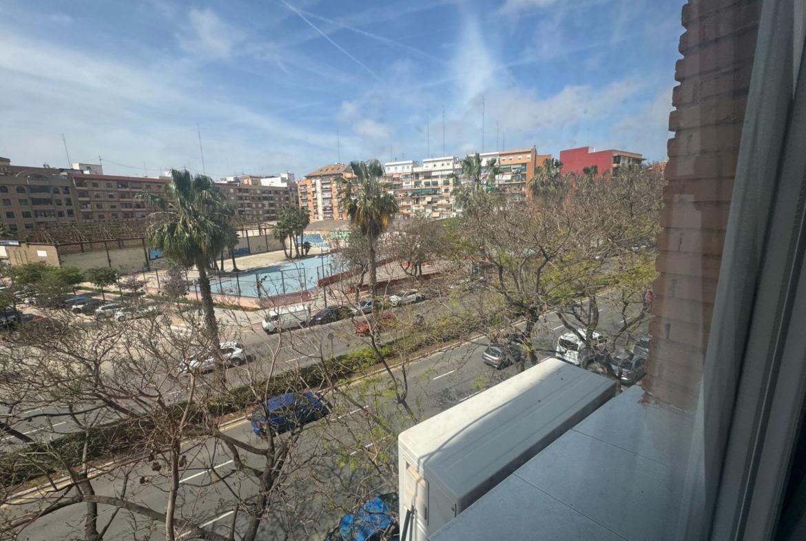 Amplio piso de 3 habitaciones en El Grau