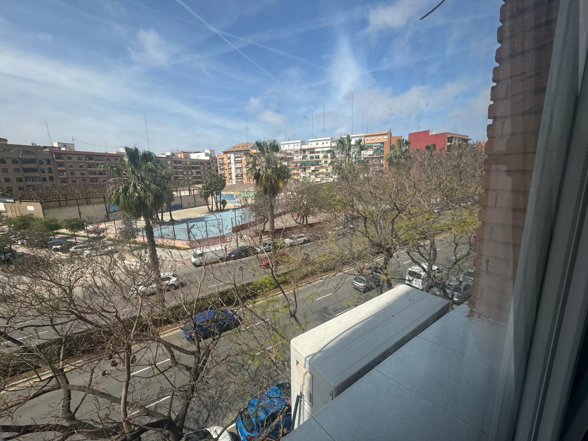Amplio piso de 3 habitaciones en El Grau