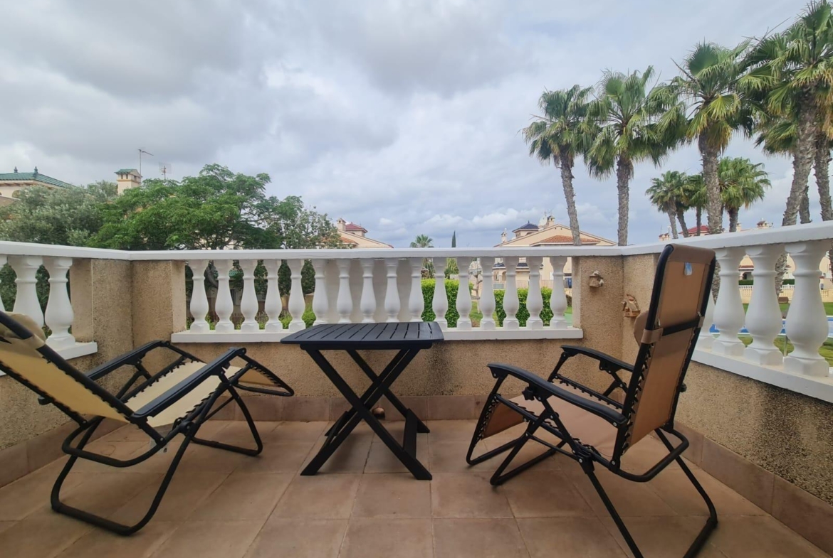 BUNGALOW PLANTA ALTA CON SOLÁRIUM EN ORIHUELA COSTA, ZENIAMAR I.
