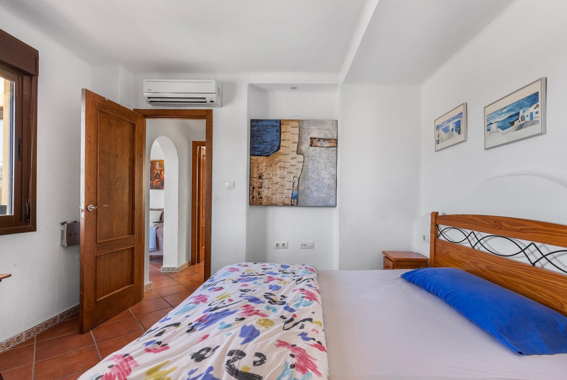 ATÍCO EN PUNTA PRIMA CON SOLARIUM PRIVADO DE 40 M2. 2 DORM. 2 BAÑOS. PISCINA COMUNITARIA.