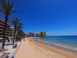 Spacious Apartment Just 400 Meters from Playa del Cura – Torrevieja