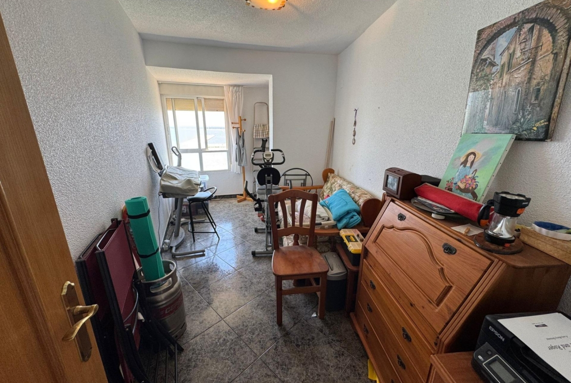 Fantástico apartamento de 3 slaapzalios en primera línea de playa en Torrevieja