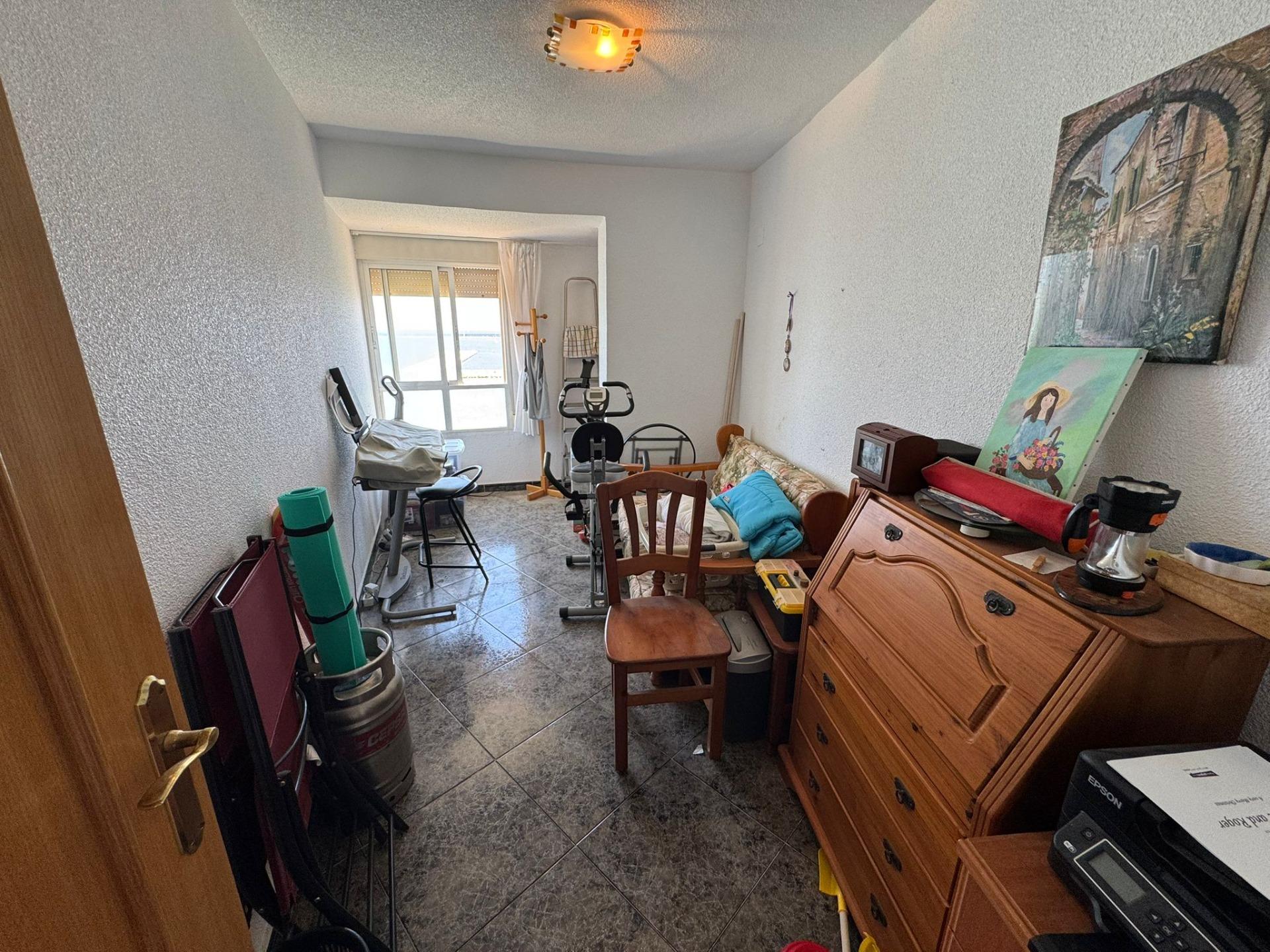 2-18-182 Fantástico apartamento de 3 slaapzalios en primera línea de playa en Torrevieja