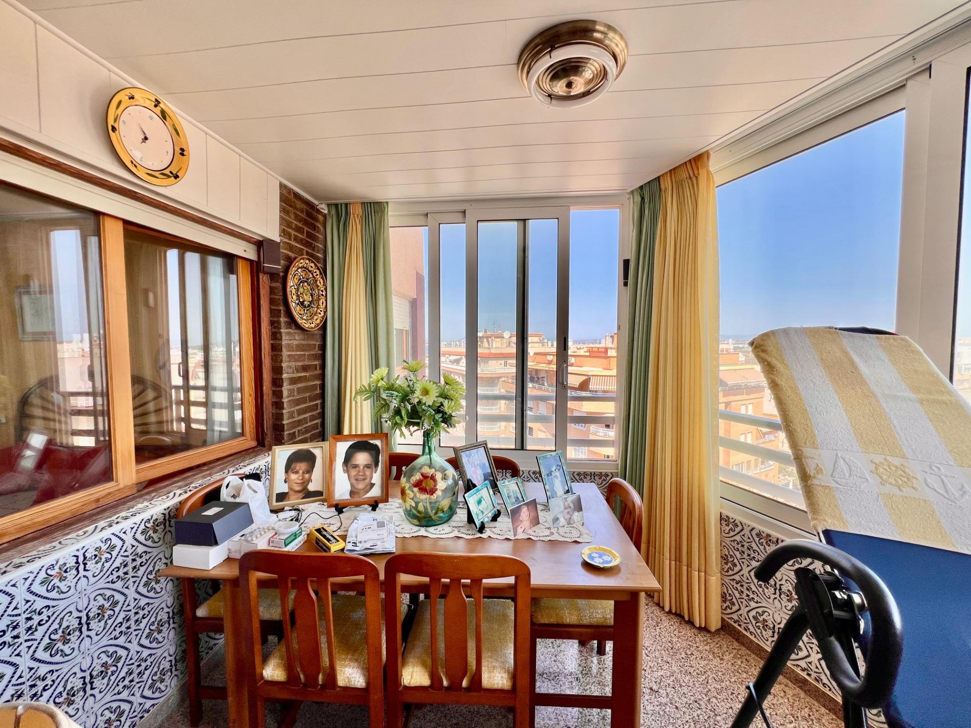 ESPACIOSO APARTAMENTO DE 3 HABITACIONES + PARKING + TRASTERO EN PLANTA 7 CON VISTAS AL MA