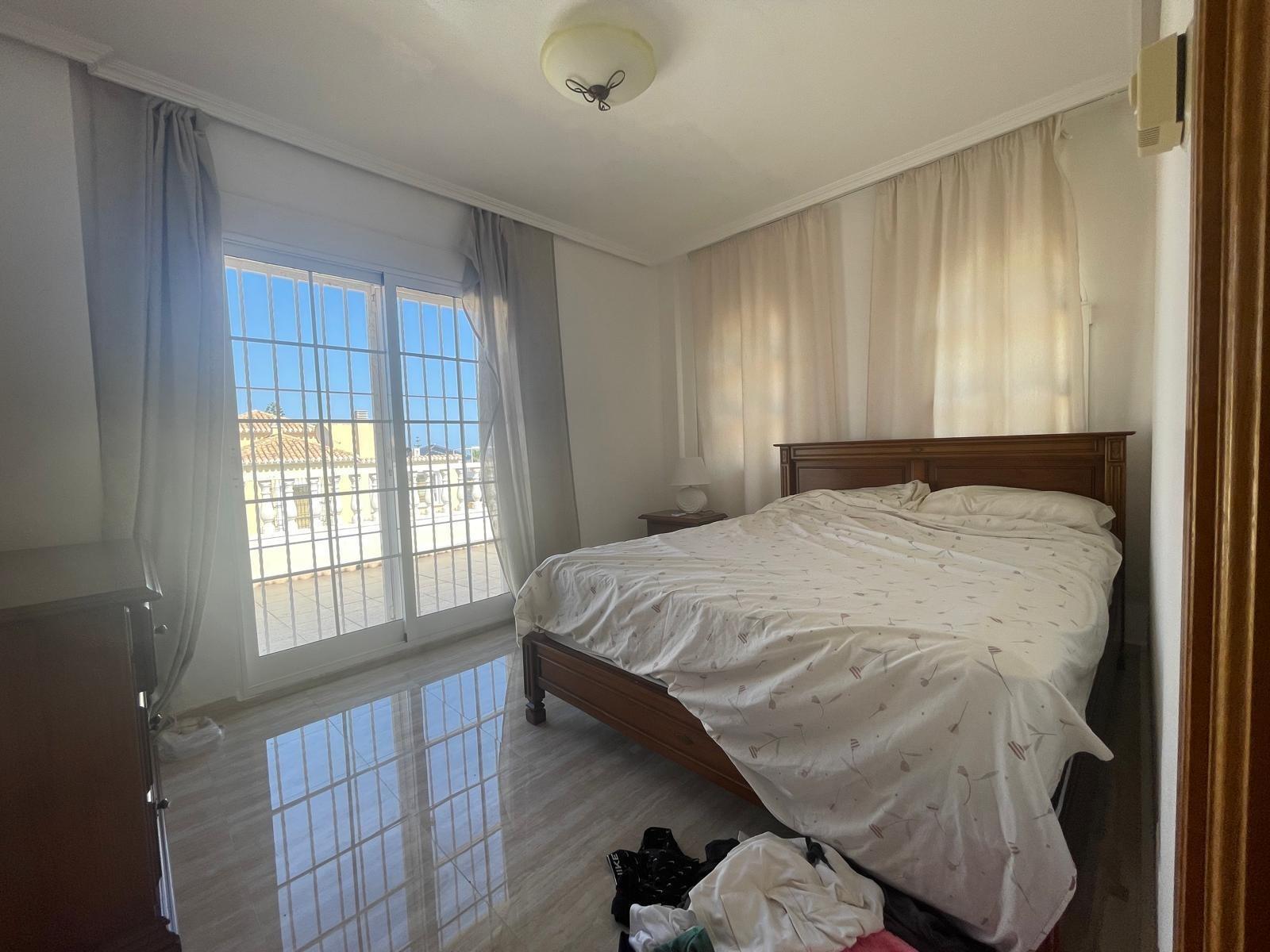 VILLA PARADA CON VISTAS AL MAR Y A 200 METROS DE PLAYA! ZONA TORRE LA MATA. 5 DRM. 3 BAÑOS. PISCINA PRIVADA.