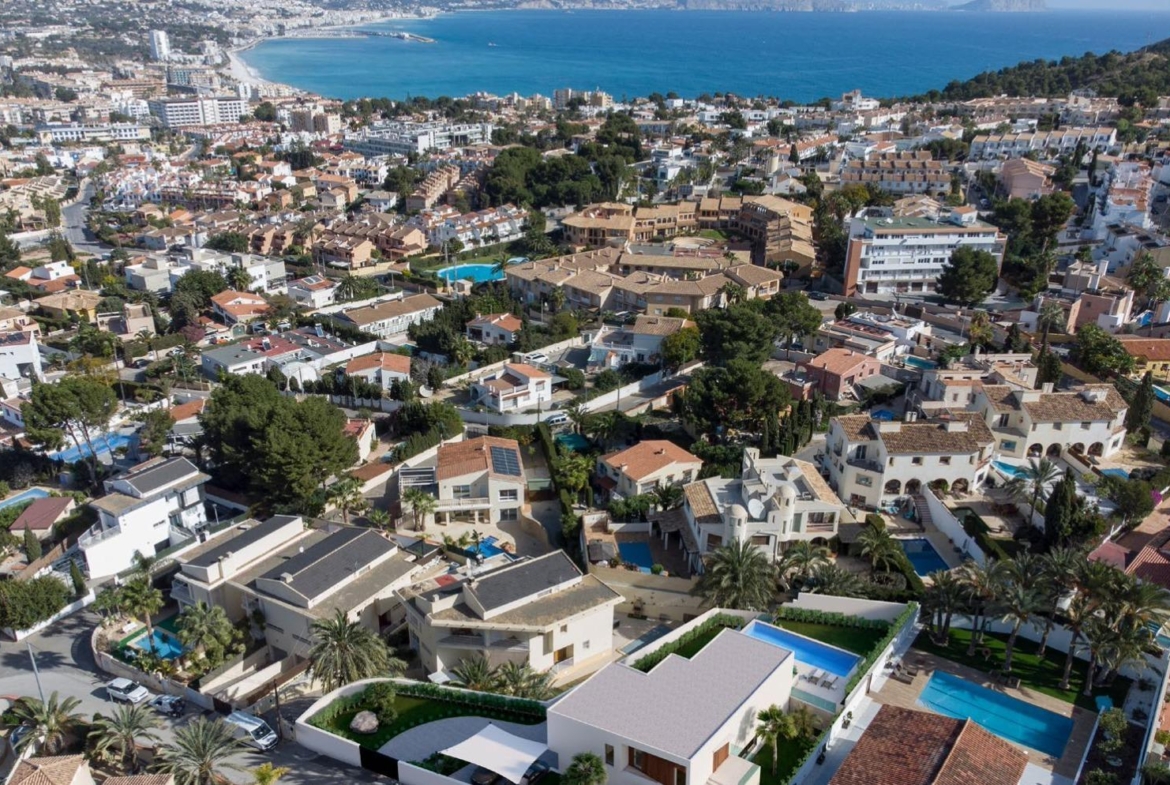 Marina Hills Luxury Home in El Albir