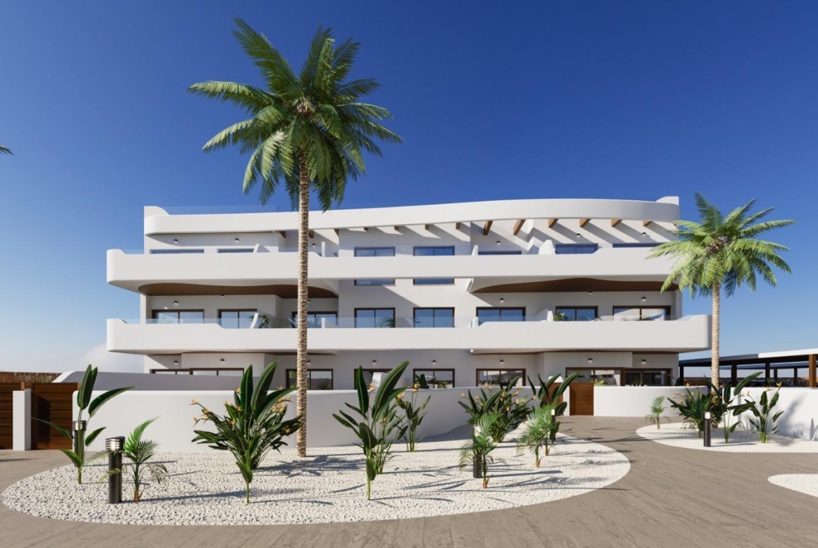 OBRA NUEVA EN LOS ALCÁZARES CON VISTAS AL MAR NENOR. BUNGALOWS PLANTA BAJA Y ALTA. 2 DORM. 2 BAÑOS. PARKING Y PISCINA.