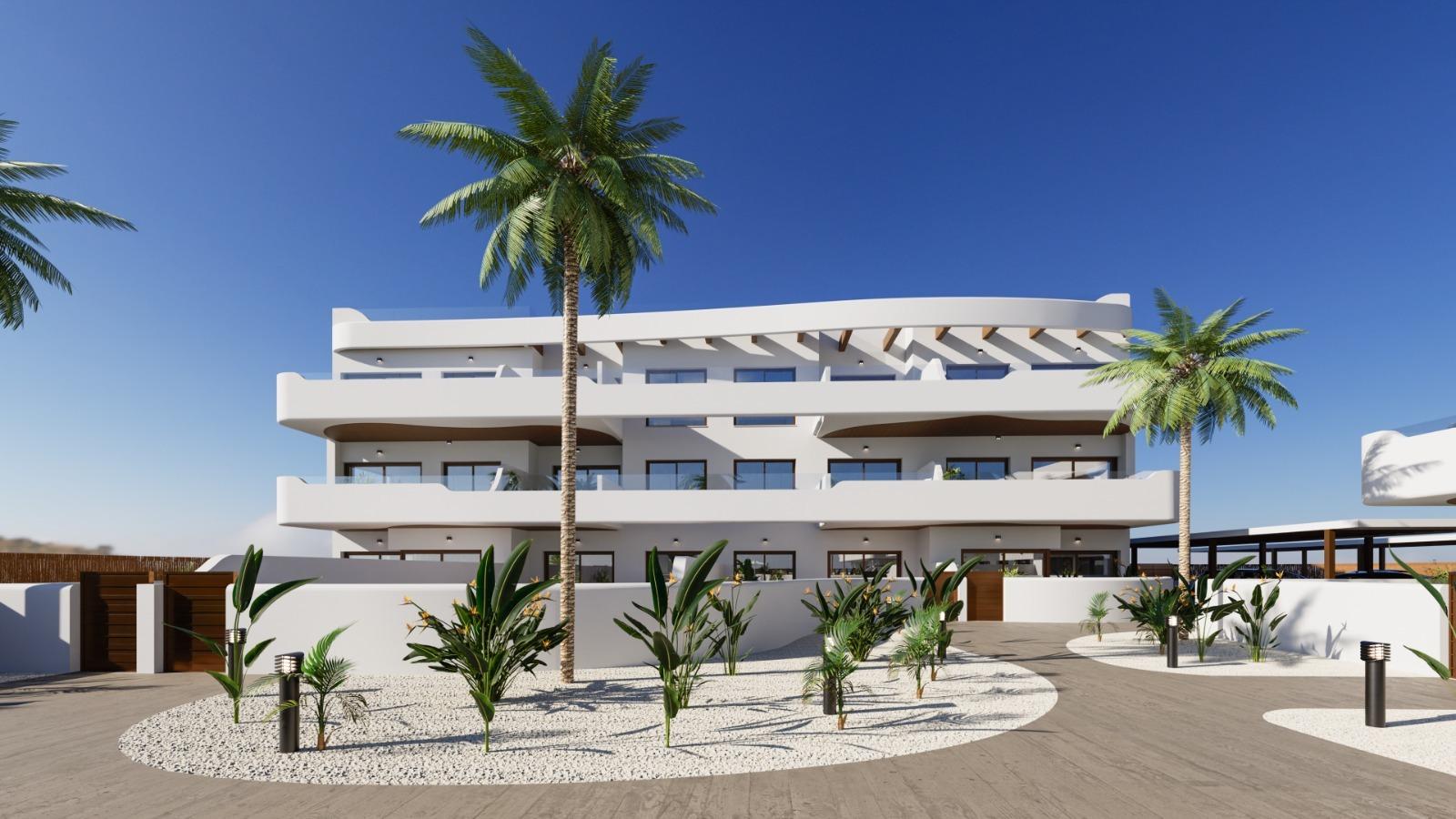 OBRA NUEVA EN LOS ALCÁZARES CON VISTAS AL MAR NENOR. BUNGALOWS PLANTA BAJA Y ALTA. 2 DORM. 2 BAÑOS. PARKING Y PISCINA.