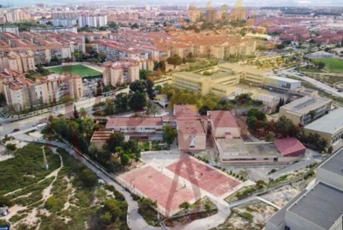 For Sale: Bright apartment in Alicante, Los Ángeles area