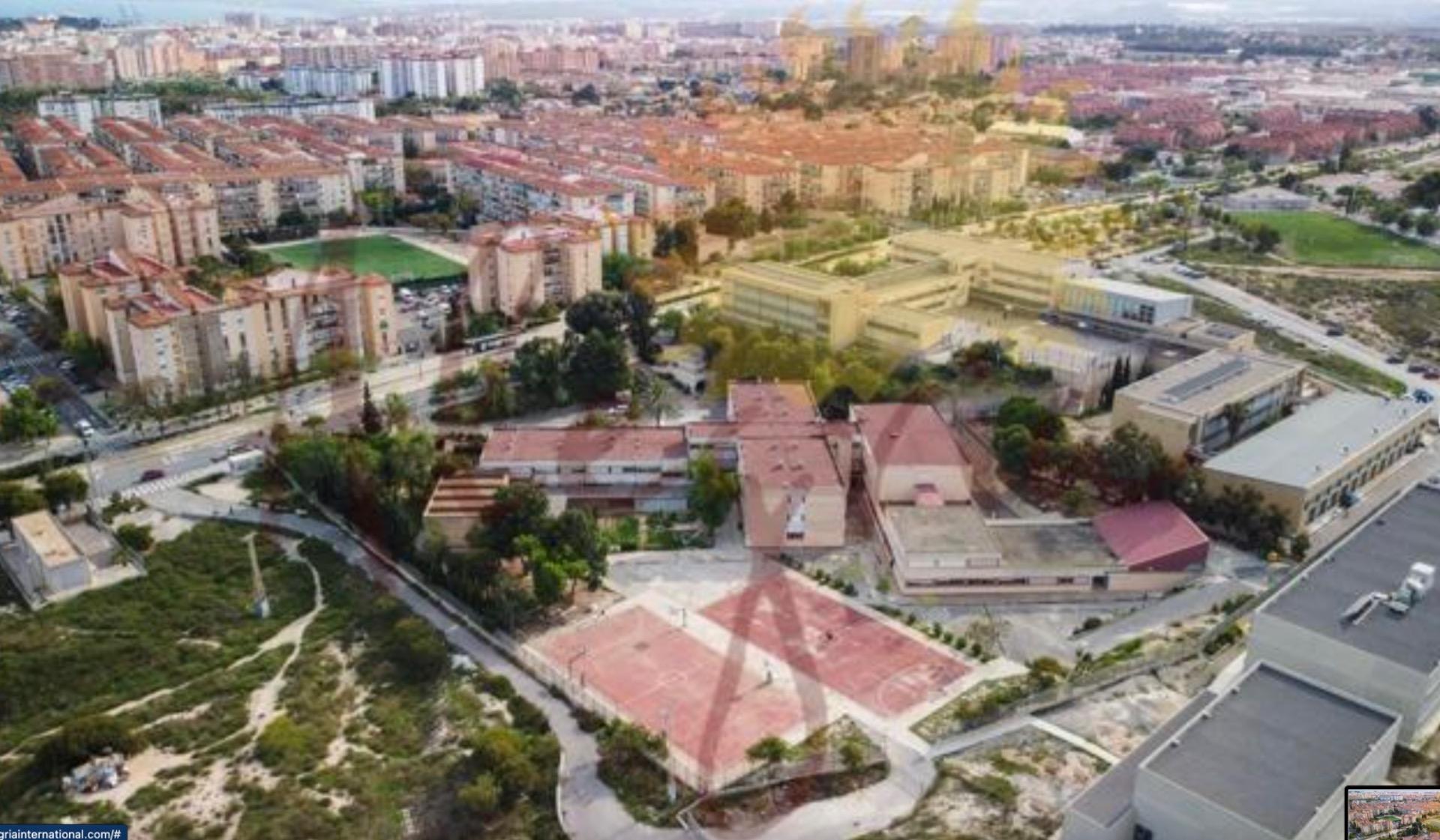 For Sale: Bright apartment in Alicante, Los Ángeles area