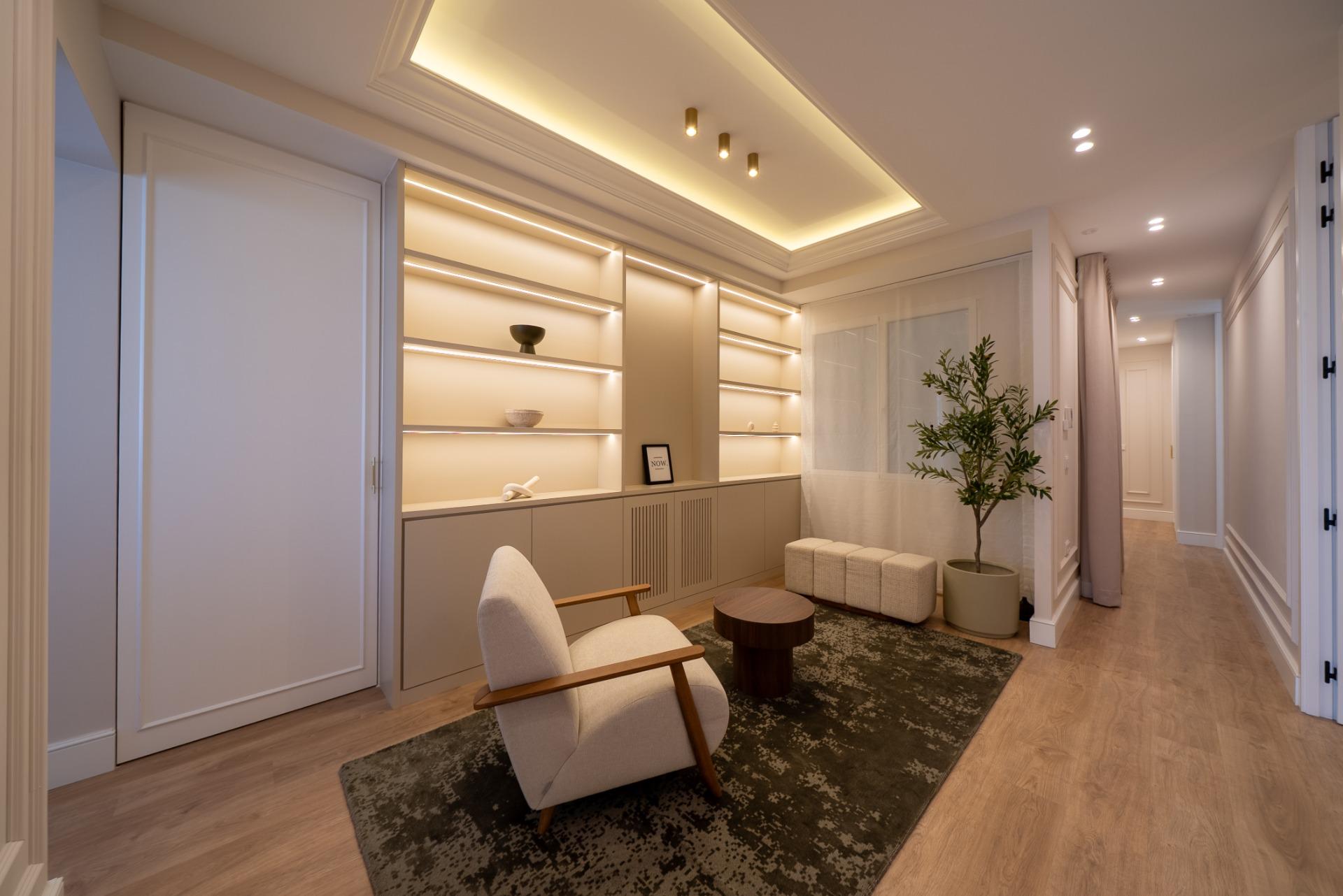ELEGANT REFURBISHED APARTMENT IN RECOLETOS NEIGHBORHOOD, MADRID