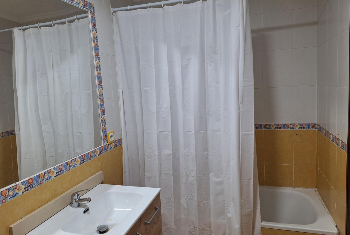 Amplio piso para entrar a vivir en Mieres