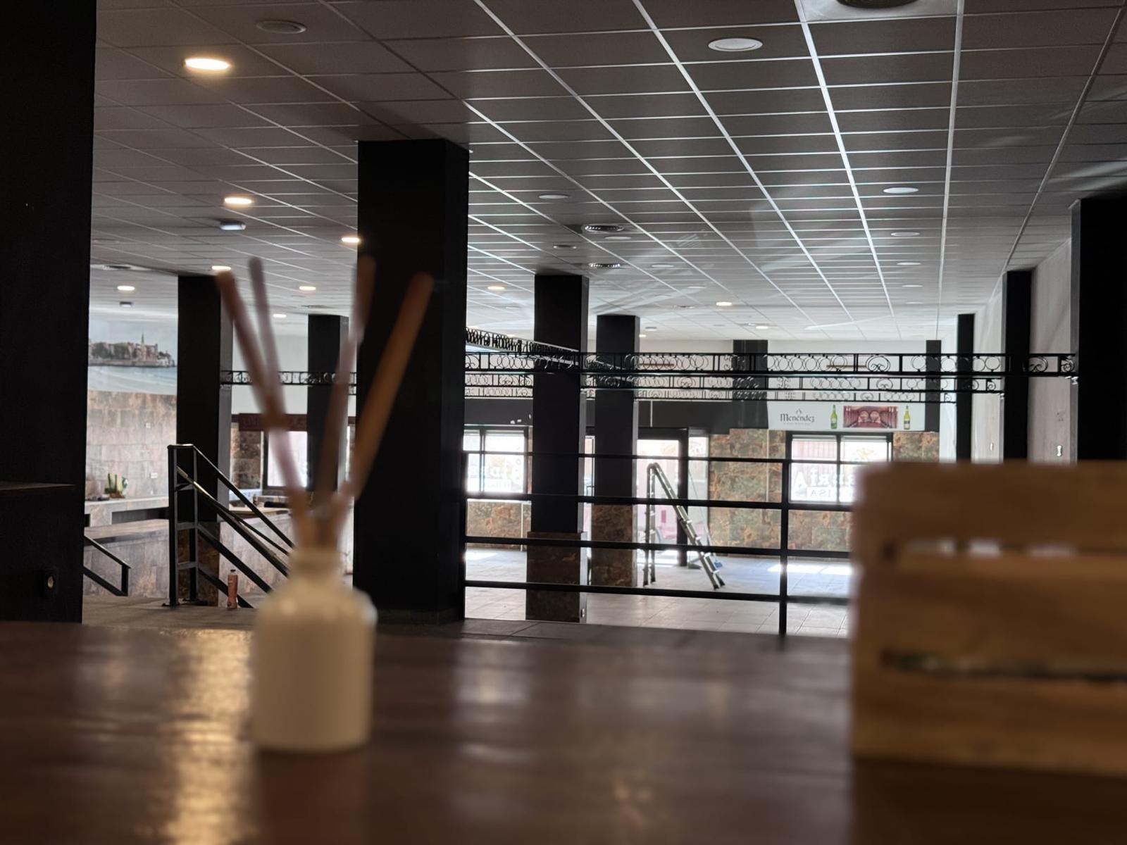 LOKALE COMERCIËLE CON SUPERFICIE DE 780 M2. SEGUNDA LINEA DE PLAYA. 70 METROS DEL MAR.