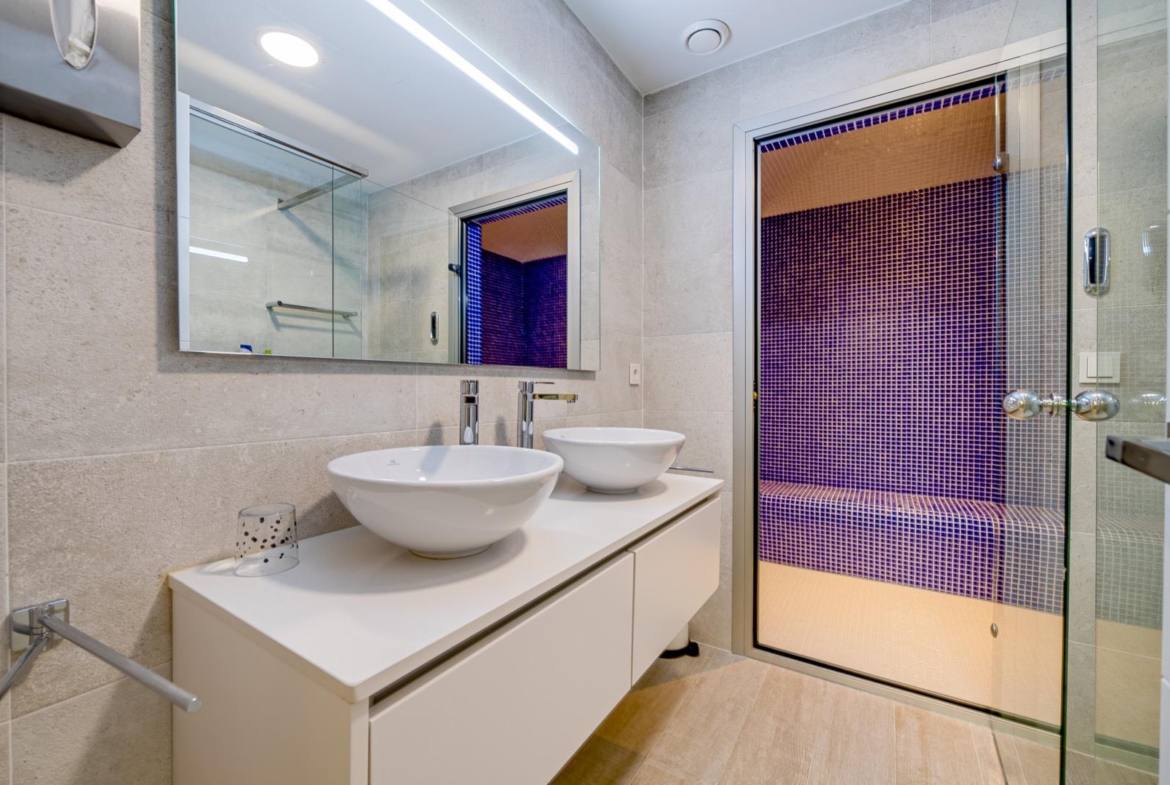 LUXURY VILLA FOR A LARGE FAMILY IN FINESTRAT