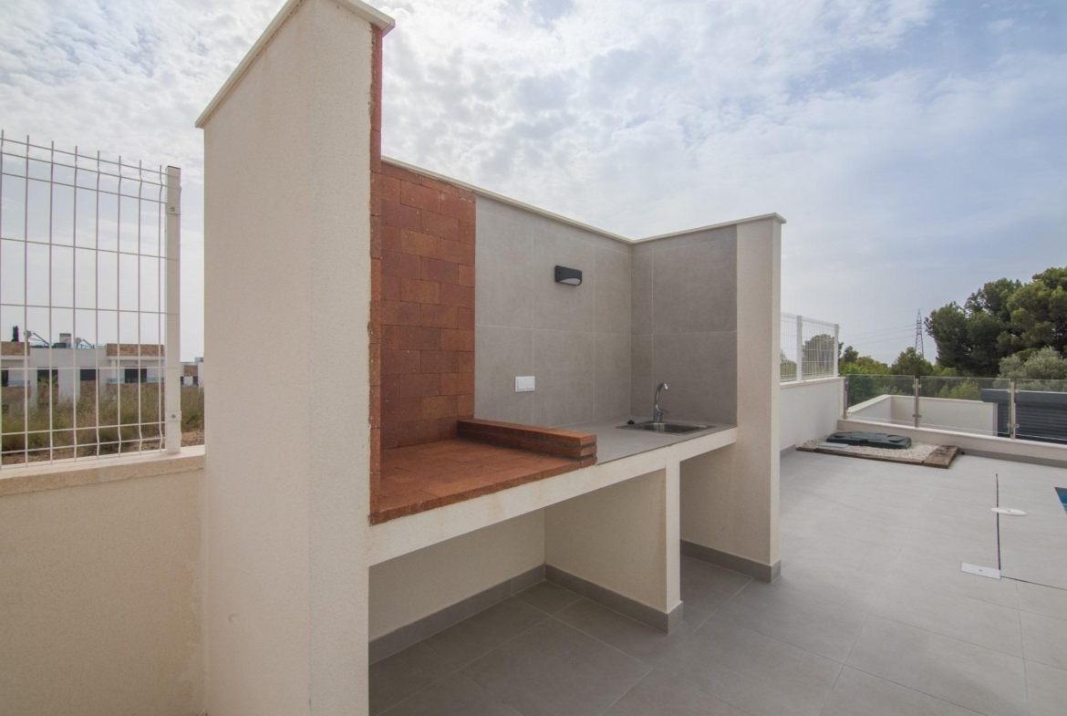 New construction villa with pool in Polop de la Marina
