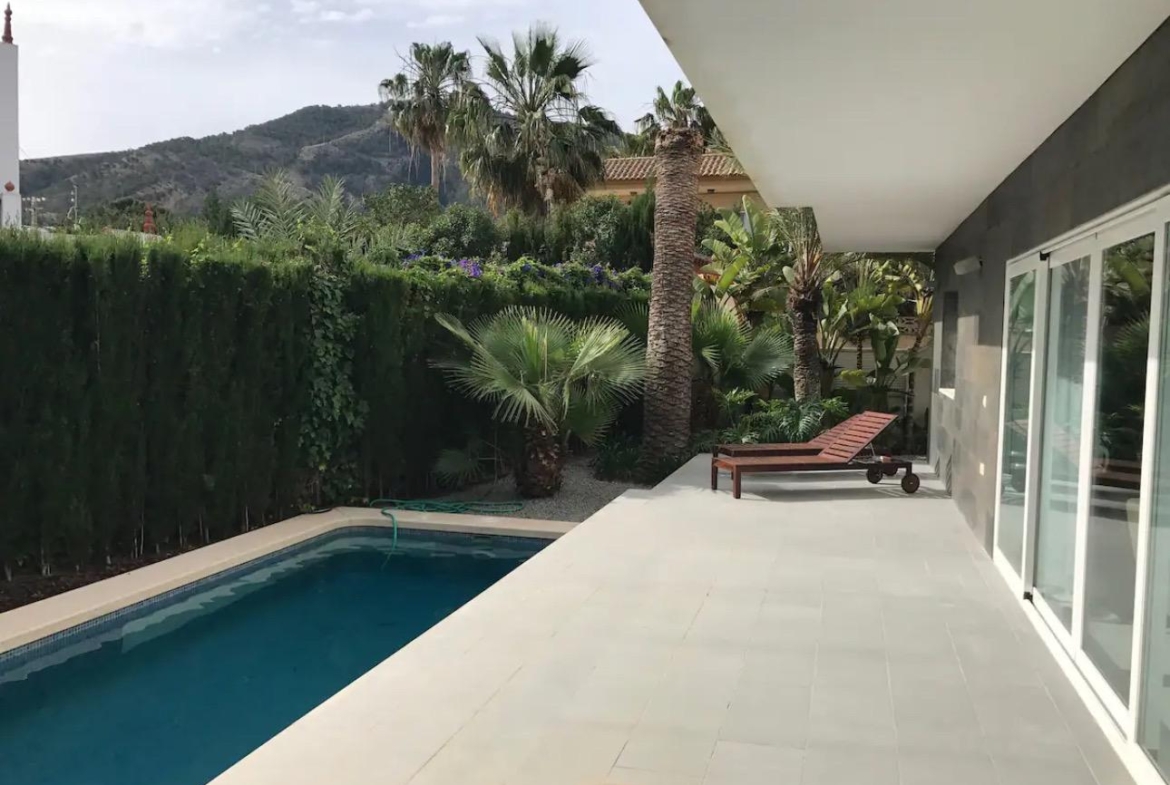 Luxury Villa in the central area of Albir
