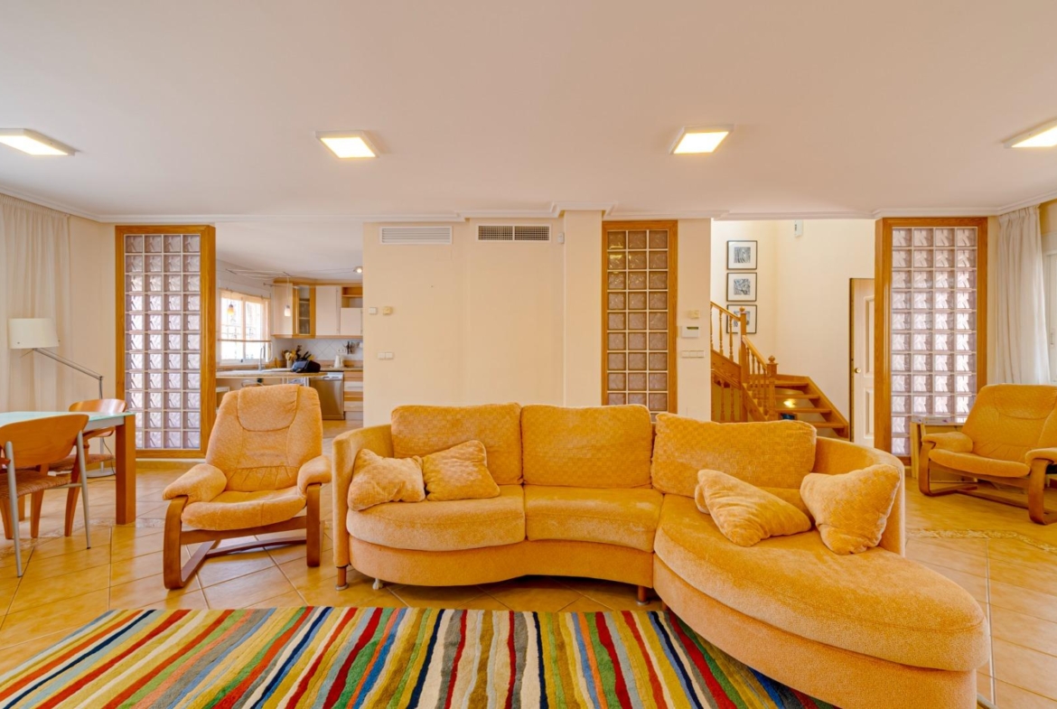 Large corner semi-detached house with sea views,