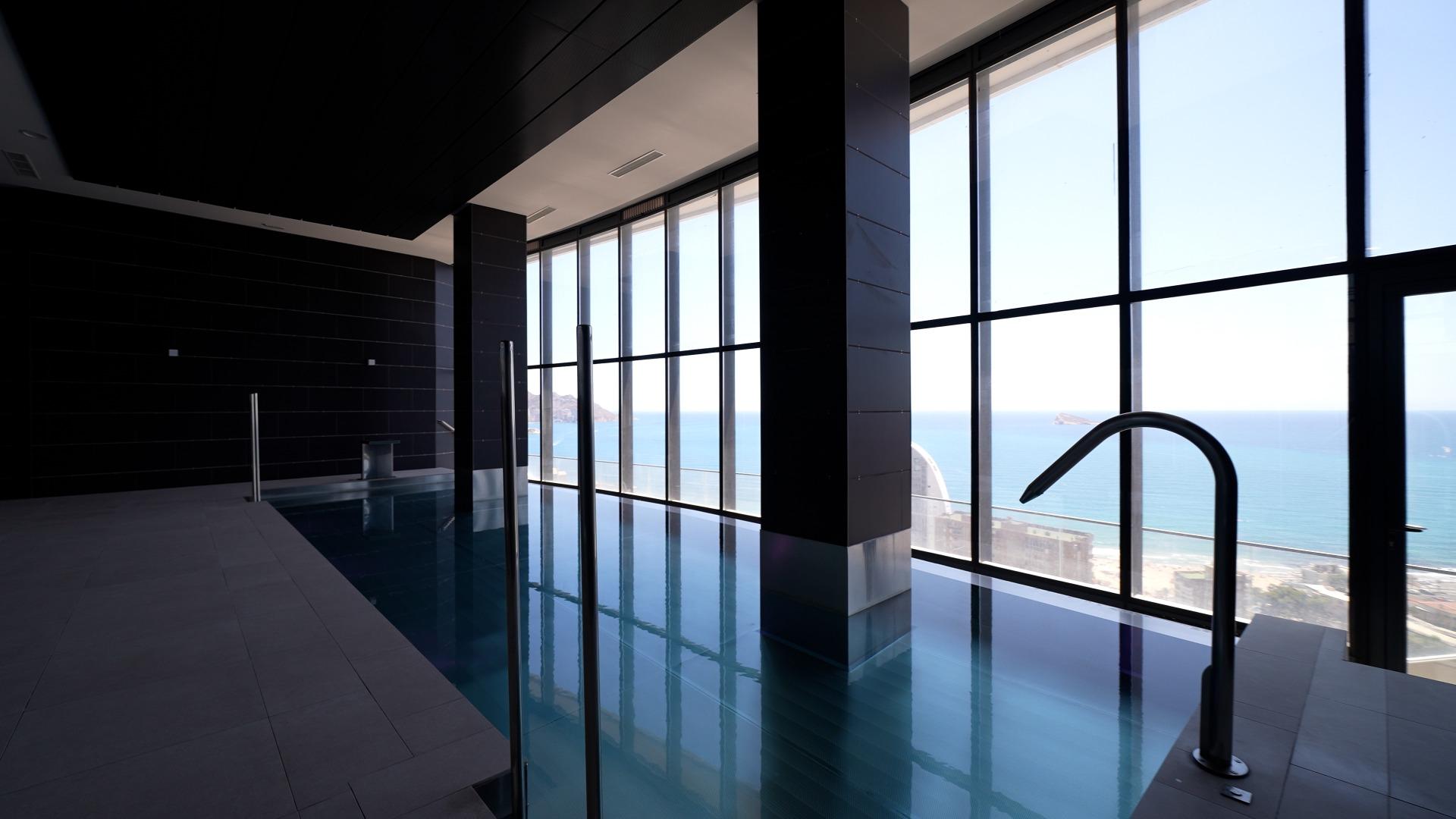 Exclusivo Piso en la Cala de Benidorm con Vistas al Mar