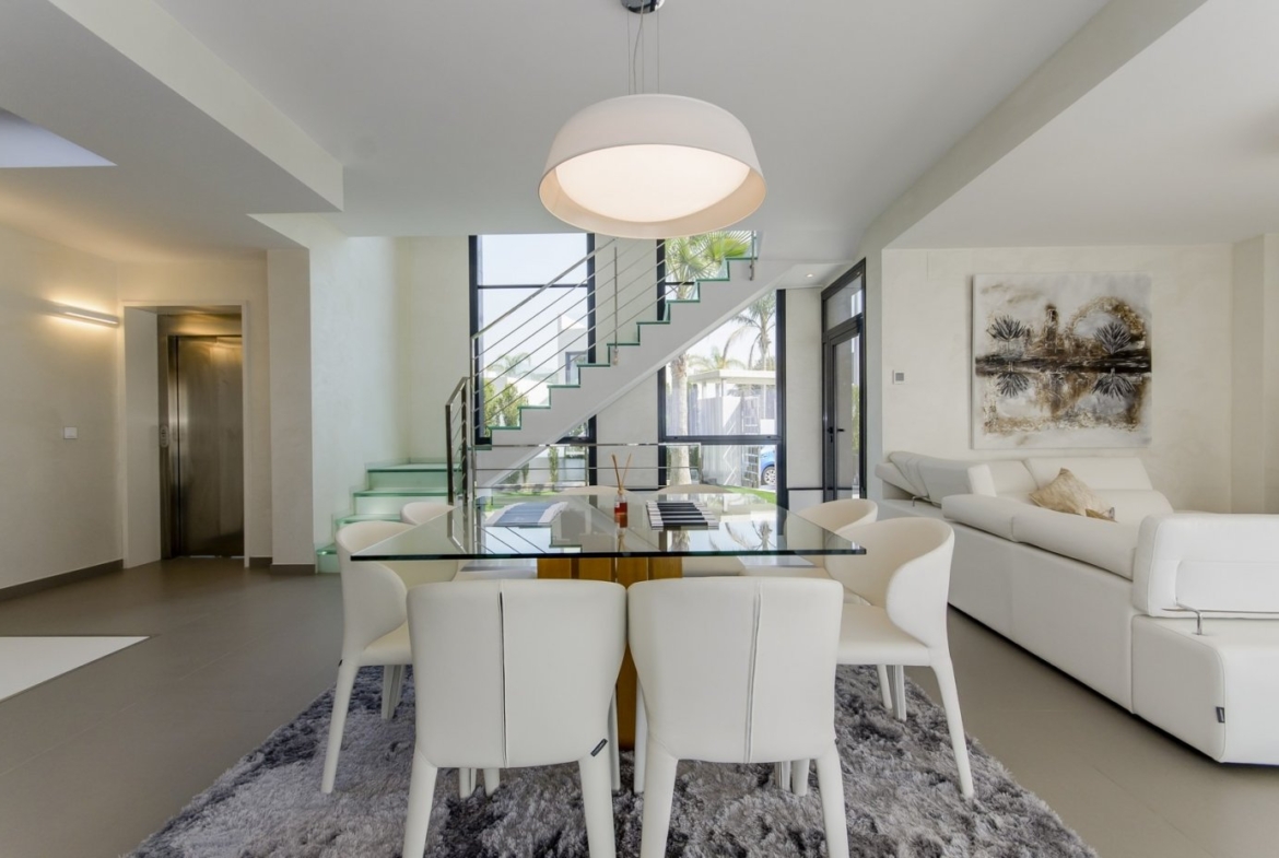 NEW CONSTRUCTION VILLAS 250 m FROM THE BEACH IN CAMPOAMOR