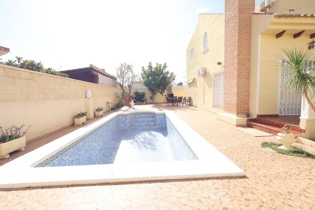 Playa Flamenca, independent villa just 250 meters from the beach