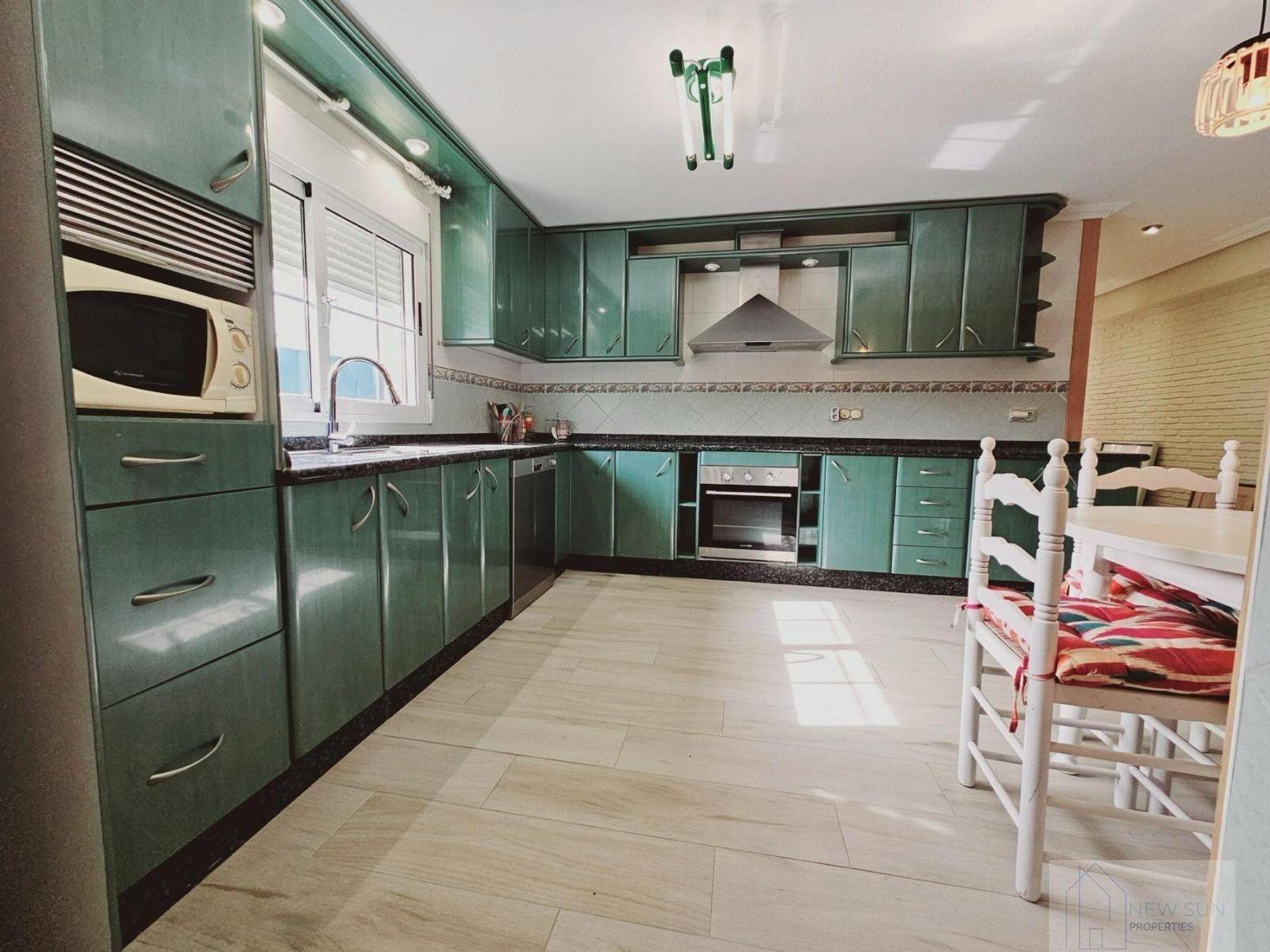 VILLA EN LA SIESTA CON 800 METROS DE PARCELA. PISCINA PRIVADA. 330 M2 DE CASA.