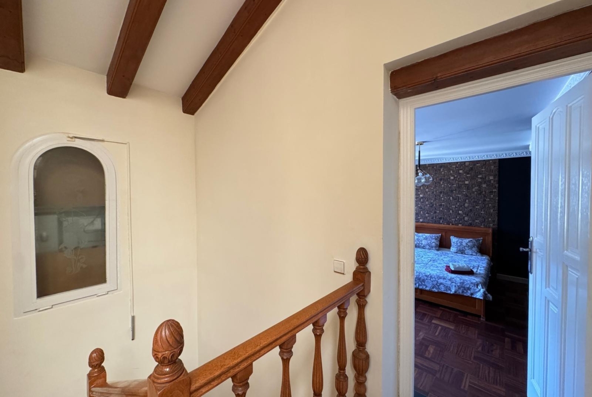 VILLA DE LIJO EN CAMPOAMOR CON 639 M2 DE CASA. PARCELA 800 M2. PISCINA PROPIA. 5 DORM. 4 BAÑOS. PLAYA A 650 METROS.