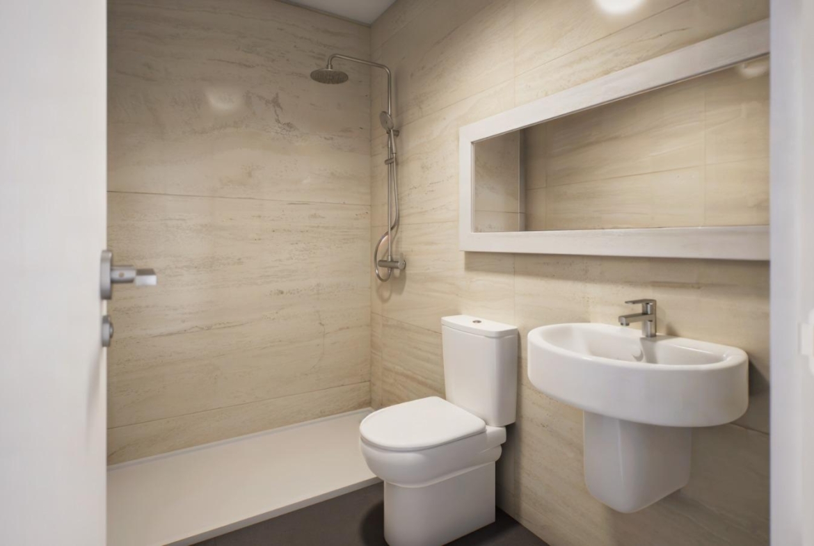 NEW WORK IN GRAN ALACANT. TOWNHOUSES WITH GARDEN AND PRIVATE SOLARIUM OF 27 M2. 2 BEDROOMS. 2 BATHROOMS. COMMUNITY POOL. VISION MODEL