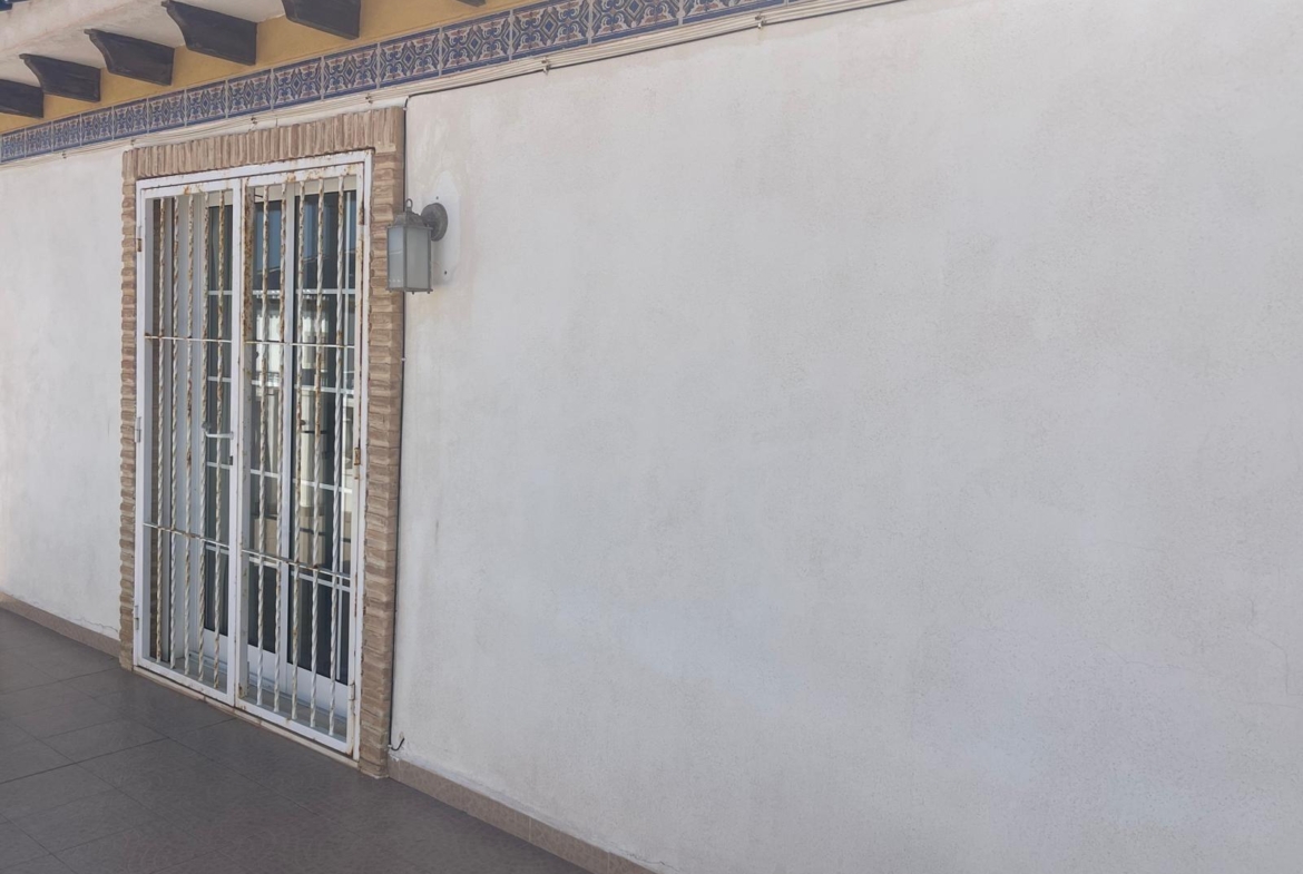 VILLA PARADA CON VISTAS AL MAR Y A 200 METROS DE PLAYA! ZONA TORRE LA MATA. 5 DRM. 3 BAÑOS. PISCINA PRIVADA.