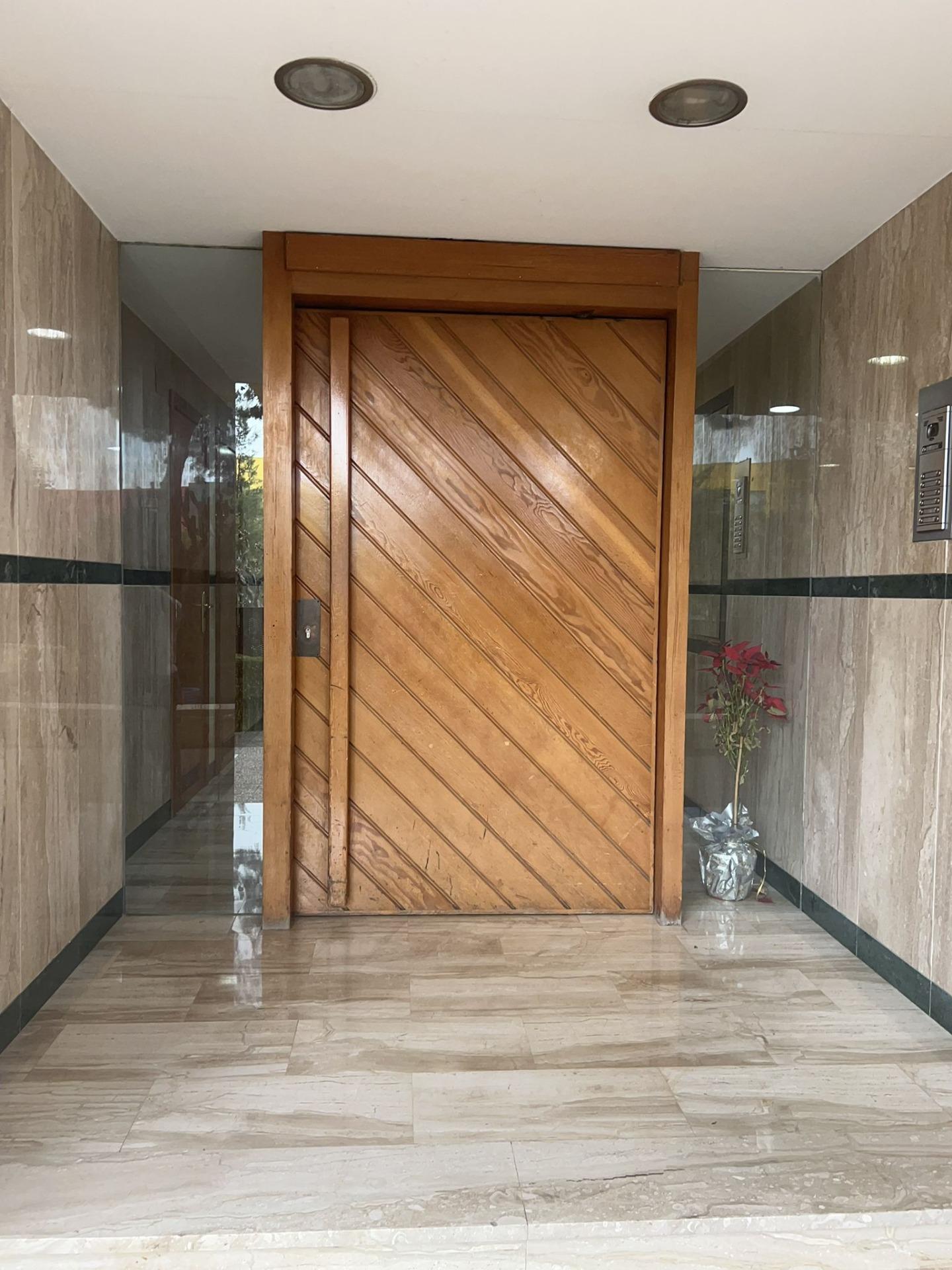 Spacious and Modern Renovated Apartment in San Blas, Alicante
