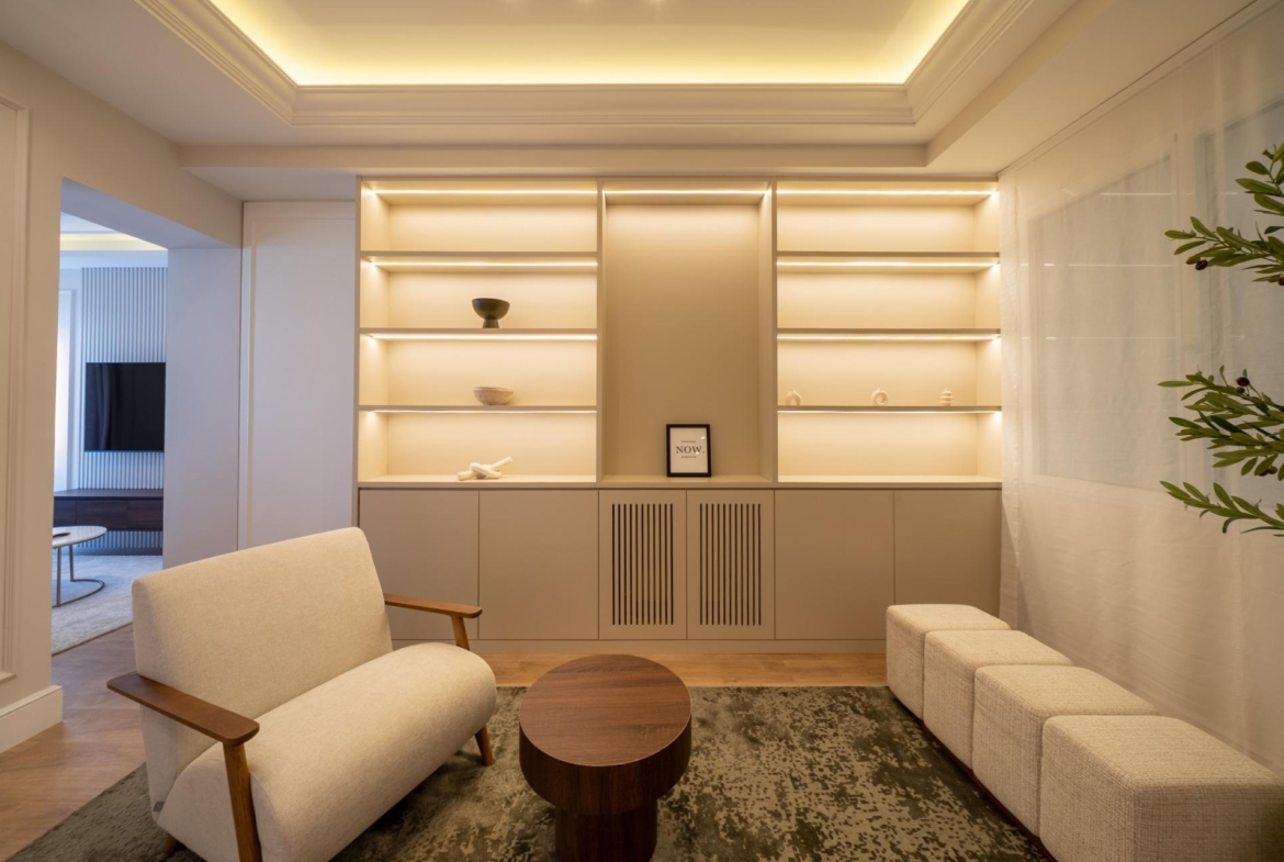 ELEGANT REFURBISHED APARTMENT IN RECOLETOS NEIGHBORHOOD, MADRID