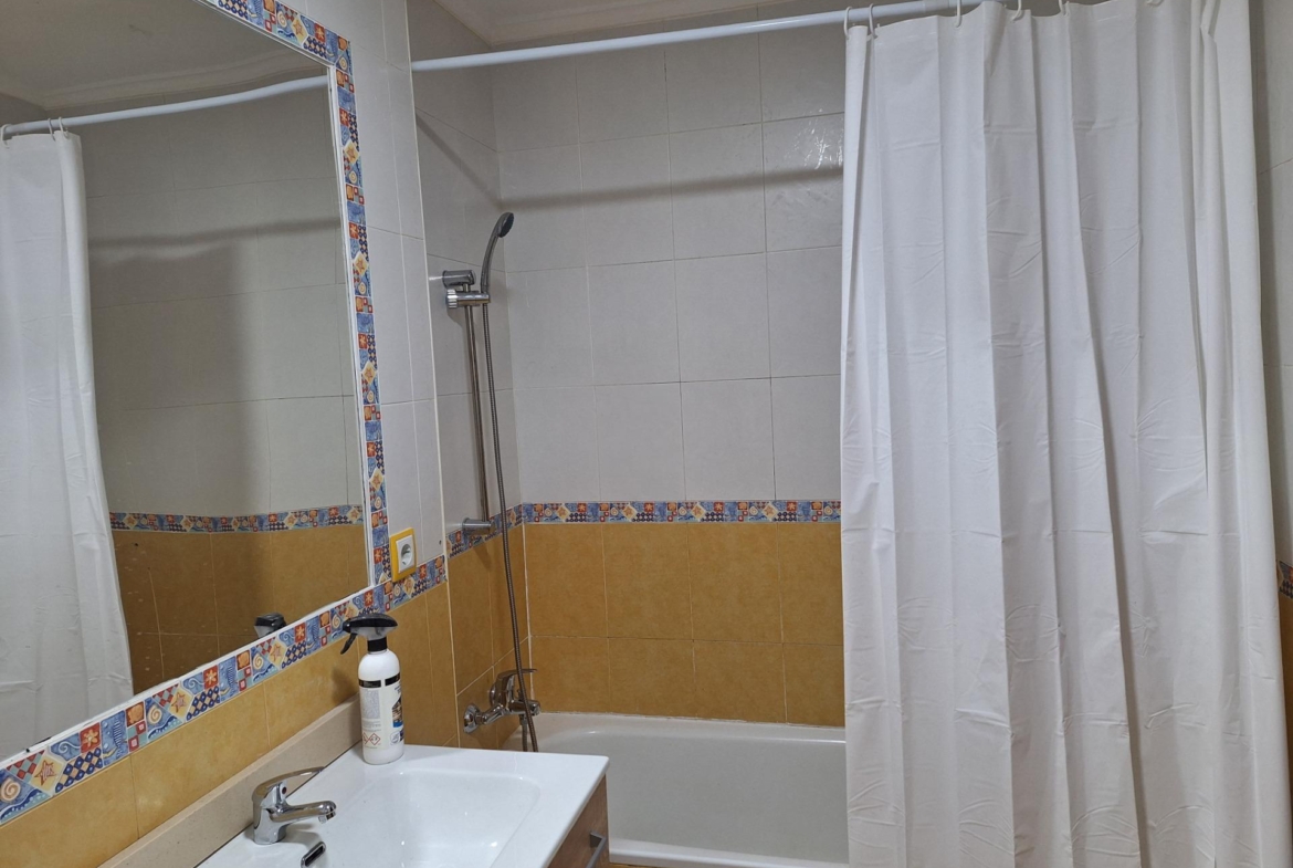 Amplio piso para entrar a vivir en Mieres