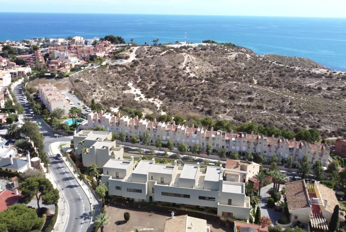 New luxury semi-detached homes with exclusive design with private pool