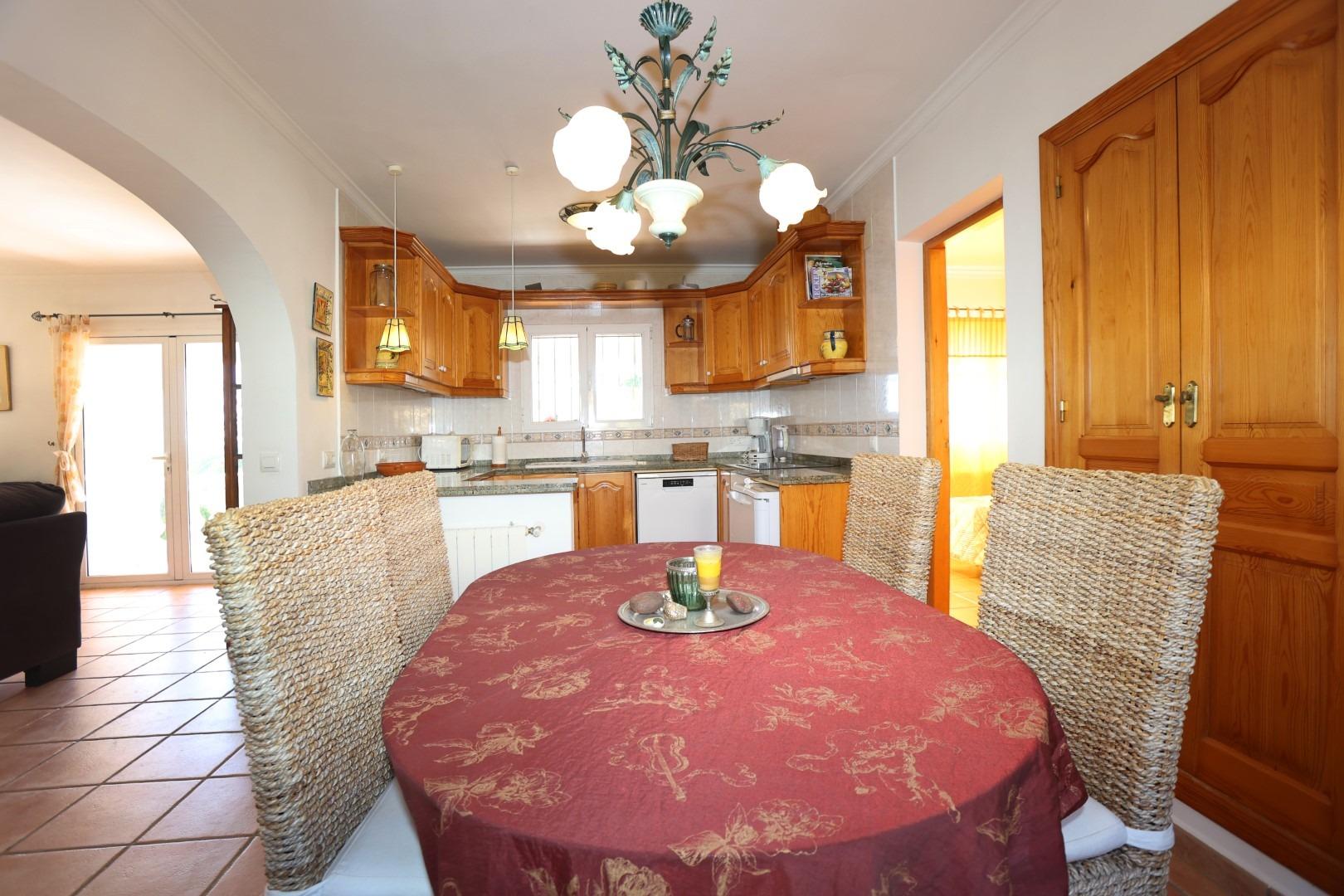 2-19-47 Mediterranean style villa with pool and close to the sea