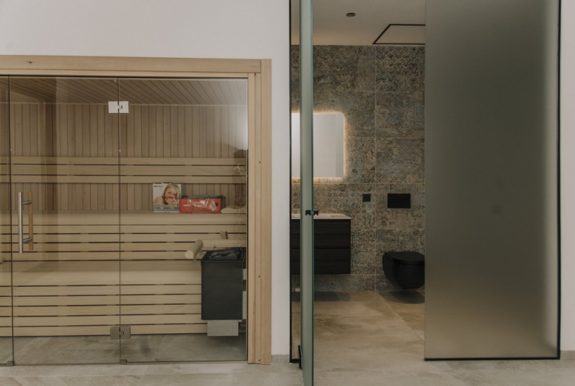 Design villa met een totale oppervlakte van 250 vierkante meter met uitzicht op Guardamar en de zee.
