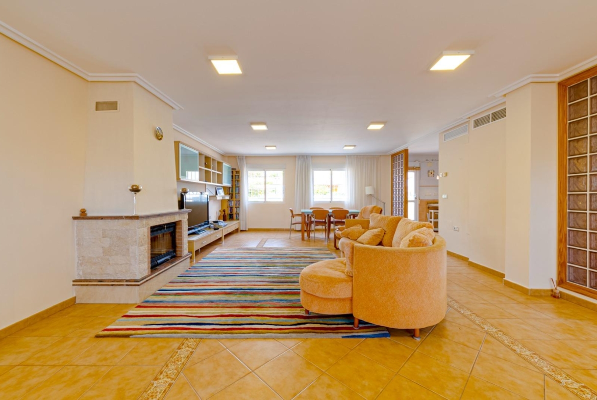 Large corner semi-detached house with sea views,