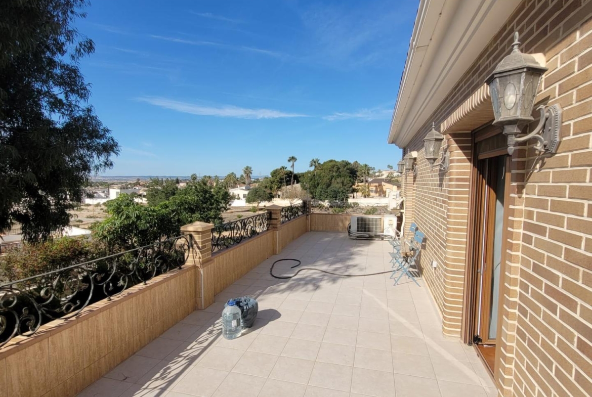 Luxury Villa in Ciudad Quesada with Stunning Clear Views