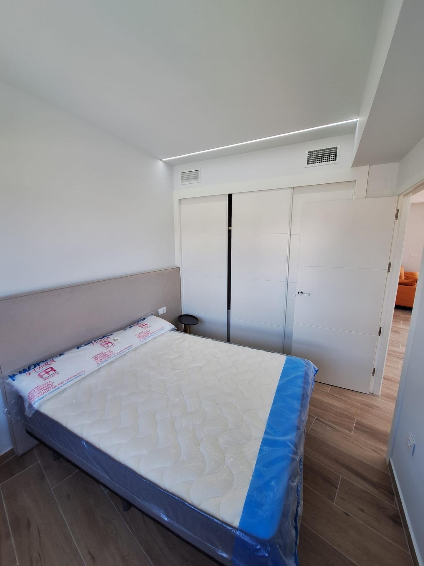 Nieuwbouw appartement in Villamartin met parkeerplaats en gemeenschappelijk zwembad