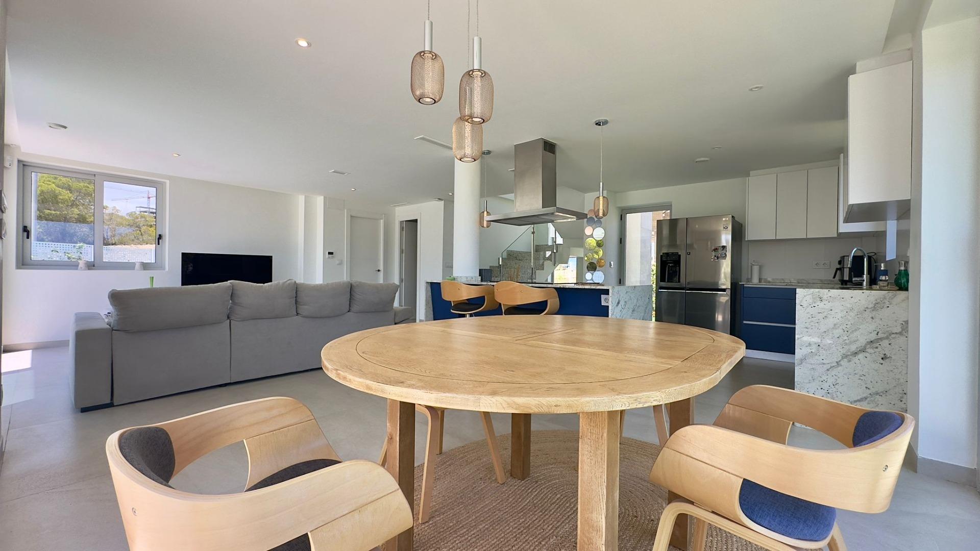 Grote villa op het balkon van Finestrat met uitzicht op de zee