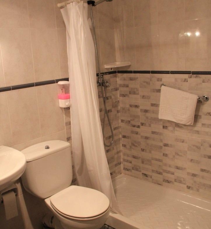 HOTEL CON RESTAURANTE EN VENTA.