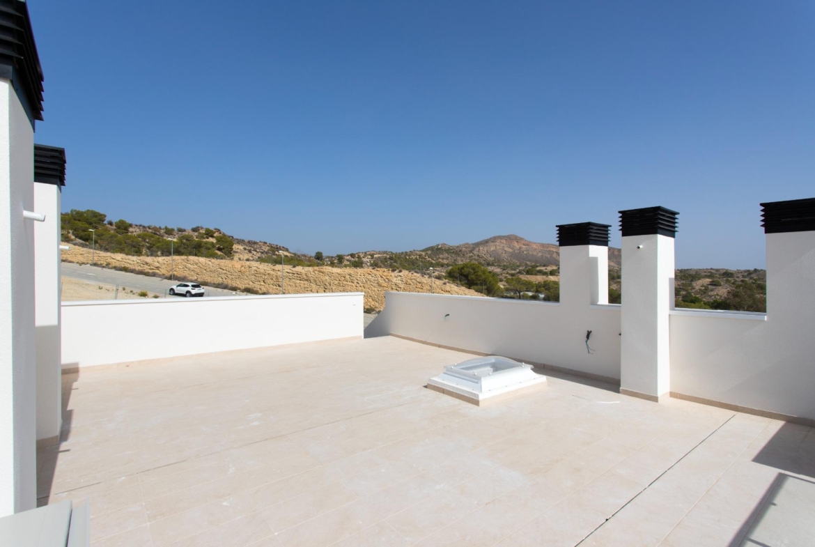 Exclusive Duplex House in Monforte del Cid – Ideal for Families