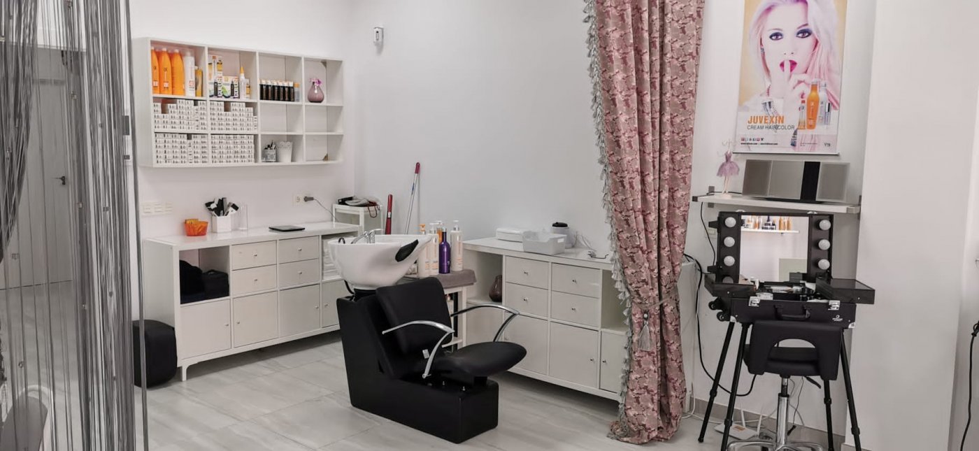 2-2-10 COMMERCIAL PREMISES IN LA ZENIA