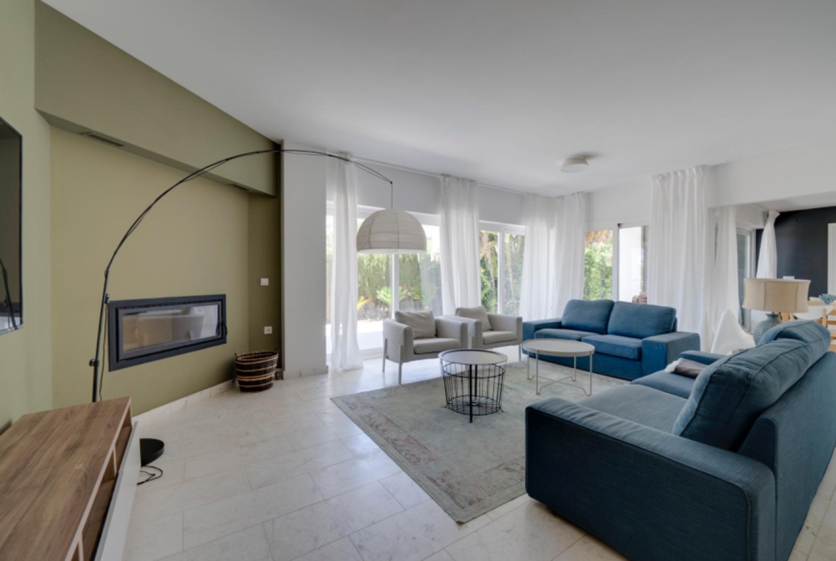 Luxury Villa in the central area of Albir