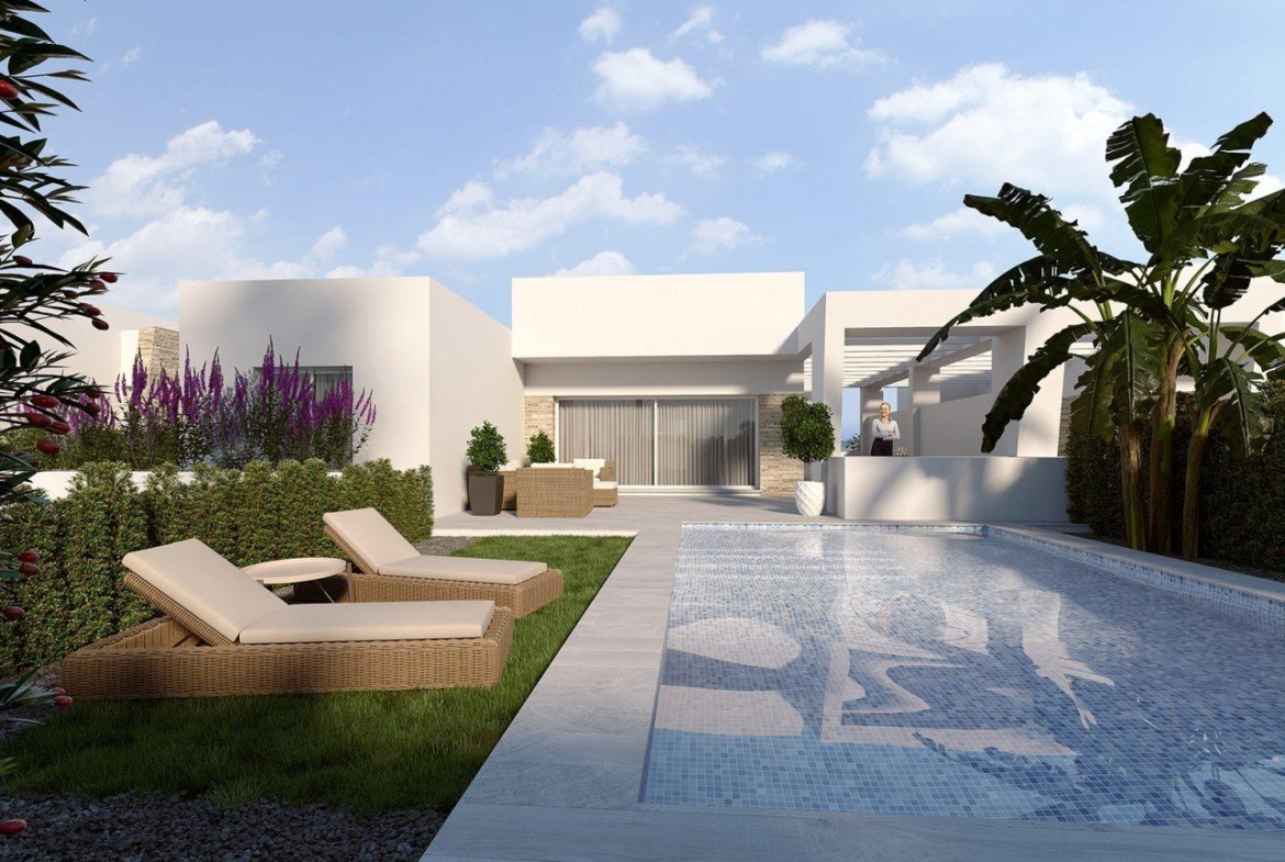 VILLA’S EN ALGORFA. VALLA DE UNA PLANTA. 136 M2 DE CASA. PARCELA 470 M2.SOTANO 180M2