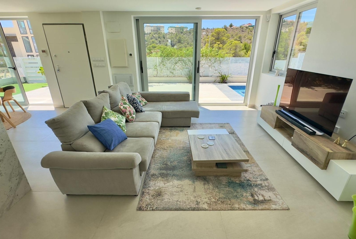 Grote villa op het balkon van Finestrat met uitzicht op de zee