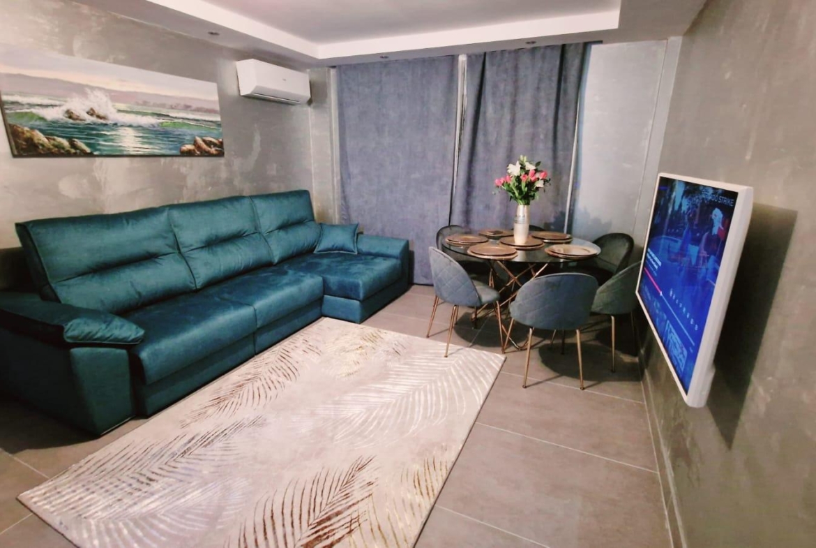 REFORMADO APPARTAMENTO A 50 METROS DE LA PLAYA. 3 DORM. 1 BAÑO. 101 M2.